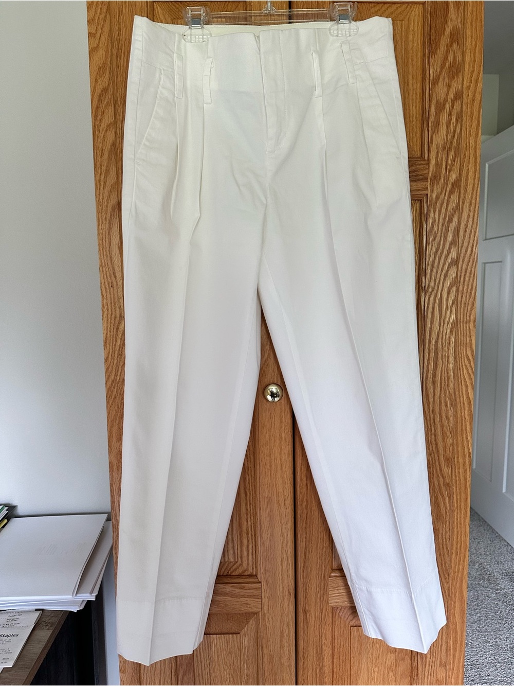 Women’s White Dress Pants - Classic Pleated Trousers with a belt size 4